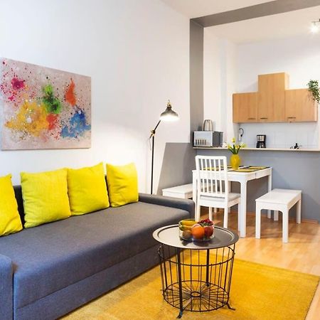 Cozy 2 Room Apartment Next To Hermannstrasse Berlijn Buitenkant foto