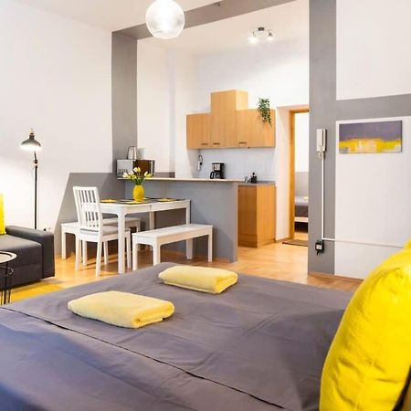 Cozy 2 Room Apartment Next To Hermannstrasse Berlijn Buitenkant foto