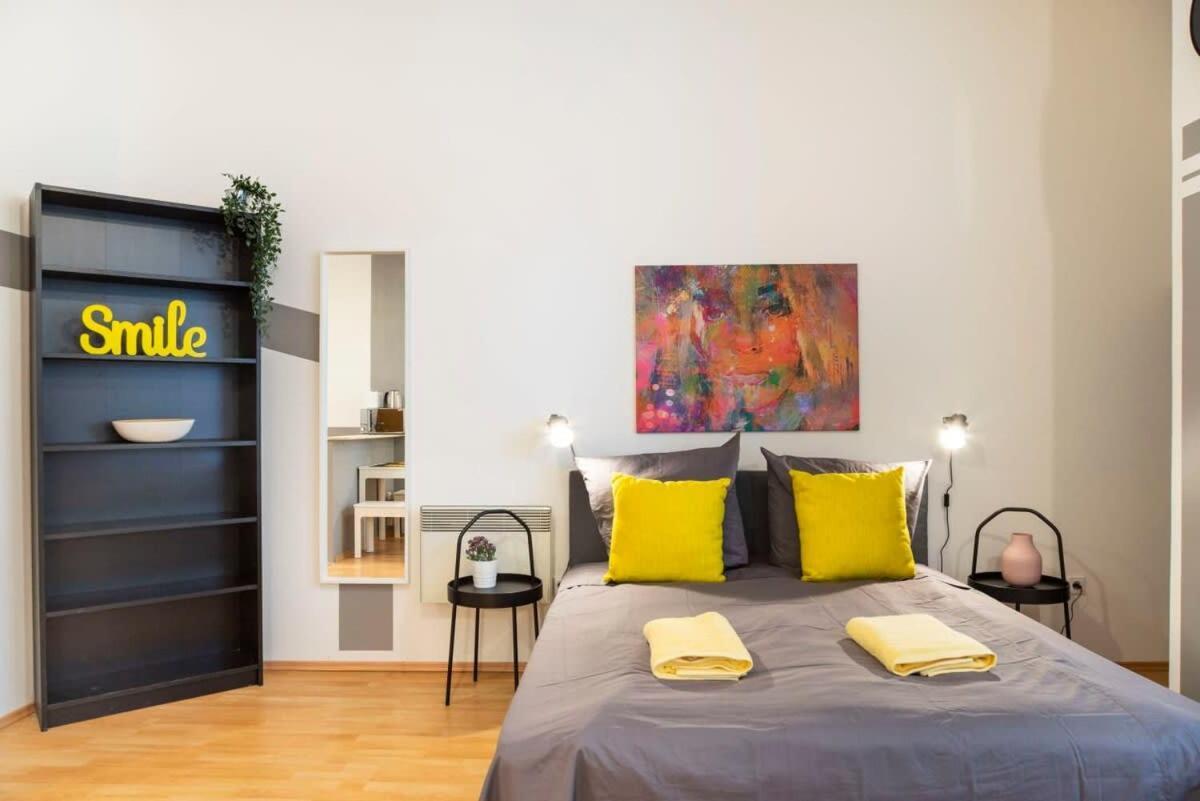 Cozy 2 Room Apartment Next To Hermannstrasse Berlijn Buitenkant foto
