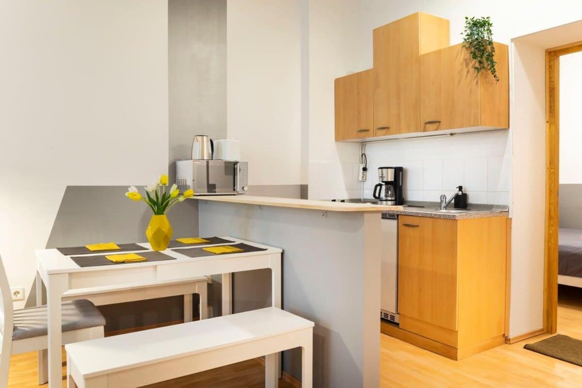 Cozy 2 Room Apartment Next To Hermannstrasse Berlijn Buitenkant foto