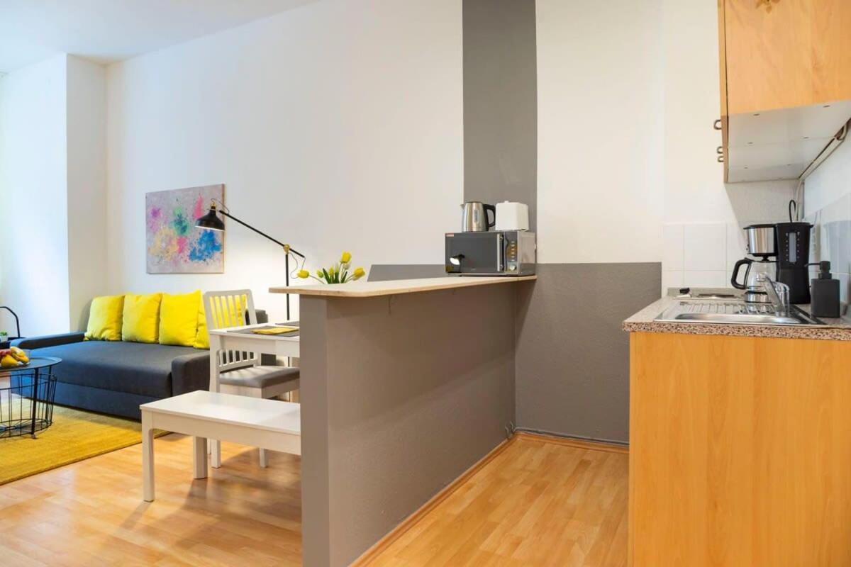 Cozy 2 Room Apartment Next To Hermannstrasse Berlijn Buitenkant foto